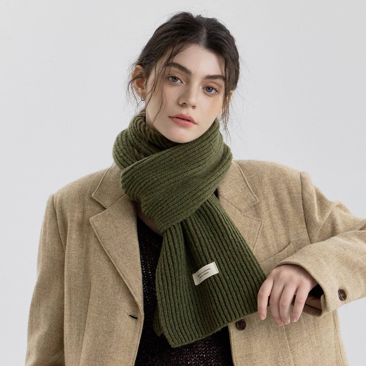 Minimalist Solid Color Knitted Scarf for Women - Stylish and Warm: Light Yellow