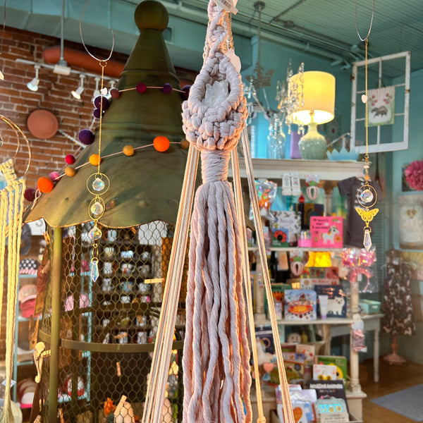 Macramé Crystal Holder