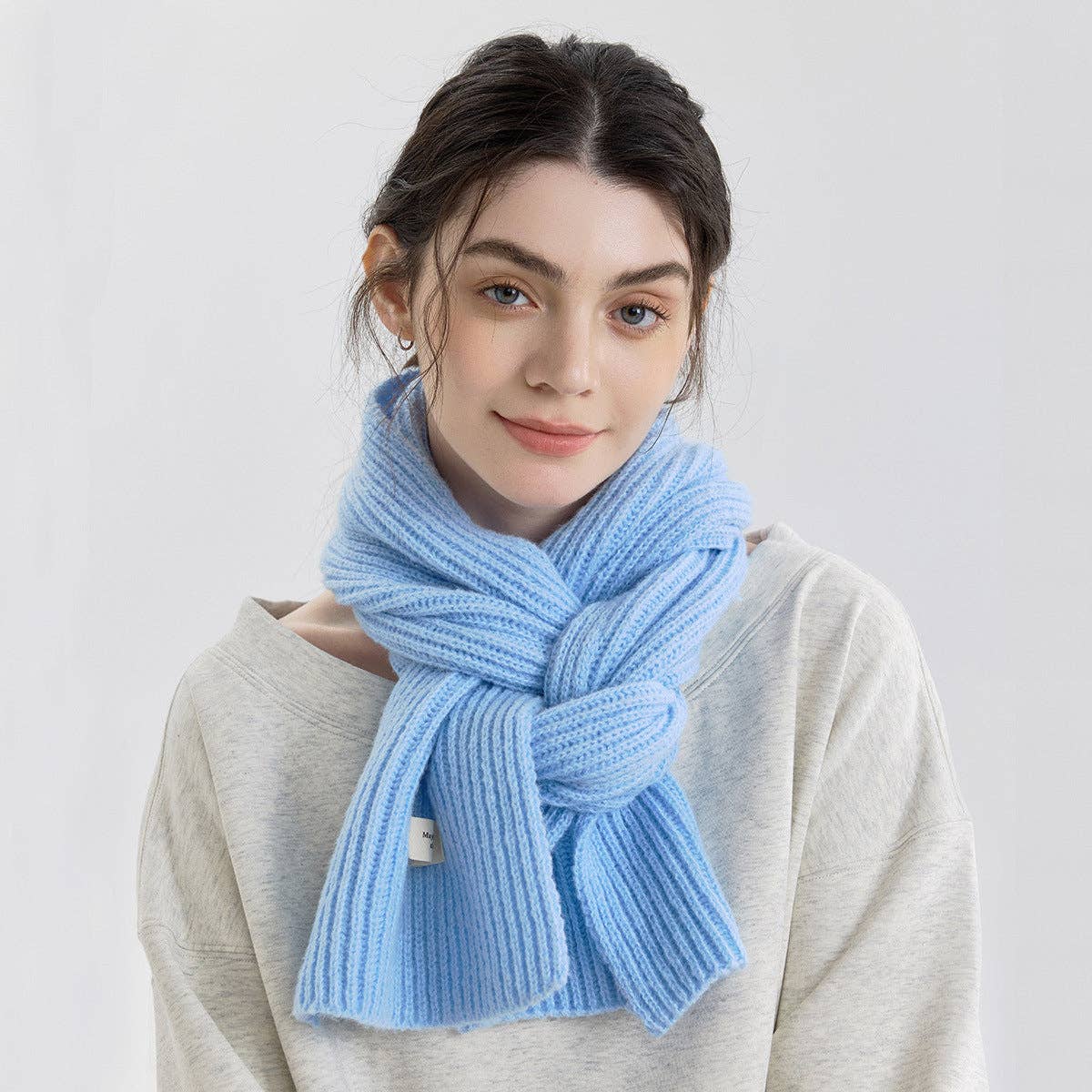 Minimalist Solid Color Knitted Scarf for Women - Stylish and Warm: Light Yellow