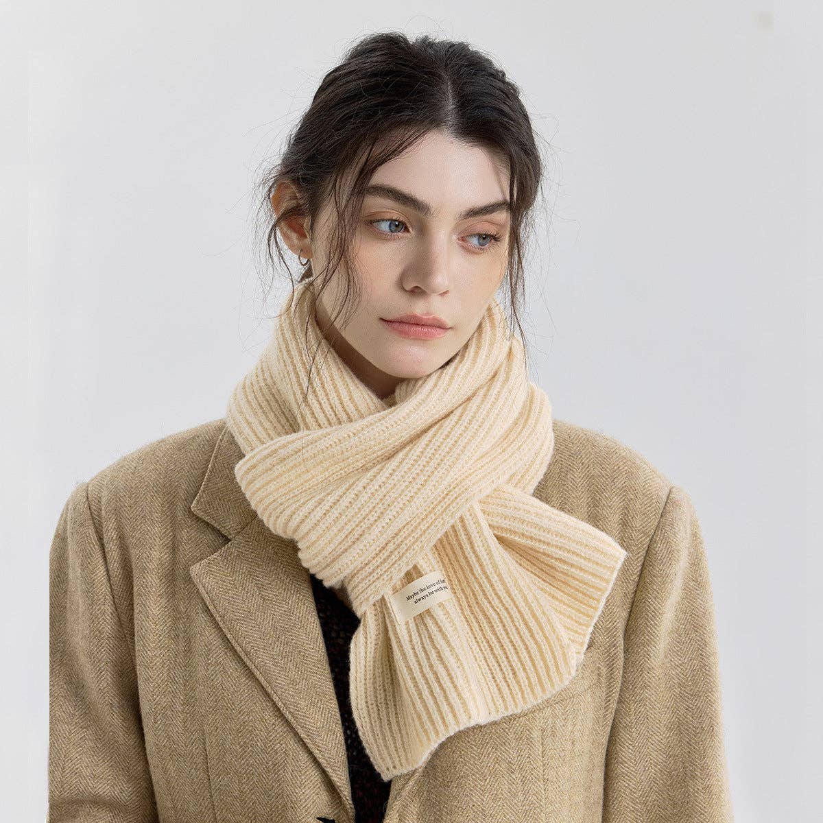 Minimalist Solid Color Knitted Scarf for Women - Stylish and Warm: Light Yellow