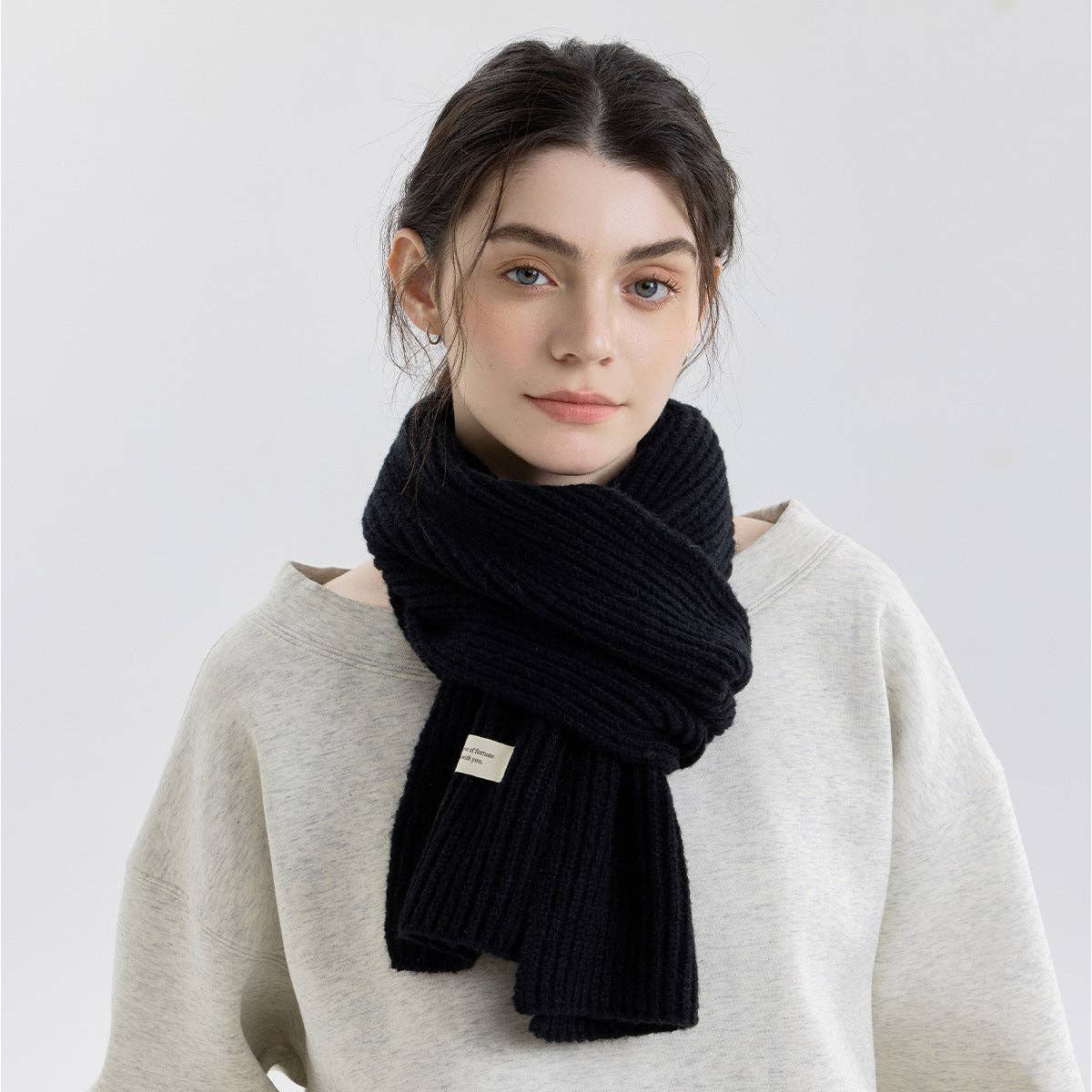 Minimalist Solid Color Knitted Scarf for Women - Stylish and Warm: Light Yellow